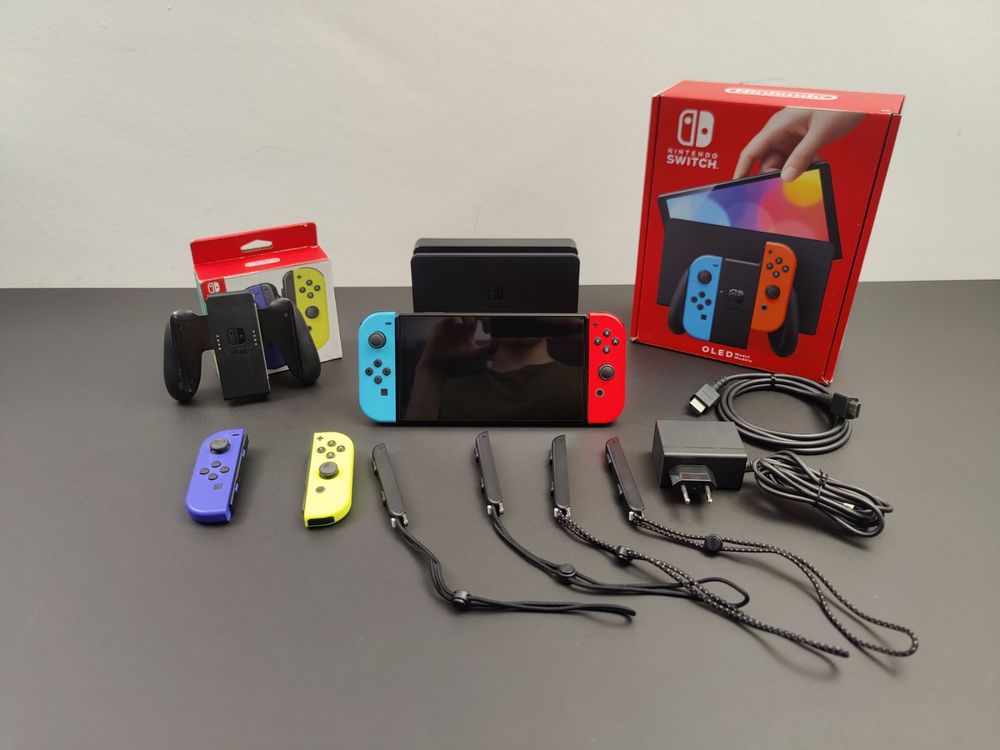 Nintendo switch OLED mit Garantie bis 2026 + 2 JoyCon Kaufen auf Ricardo