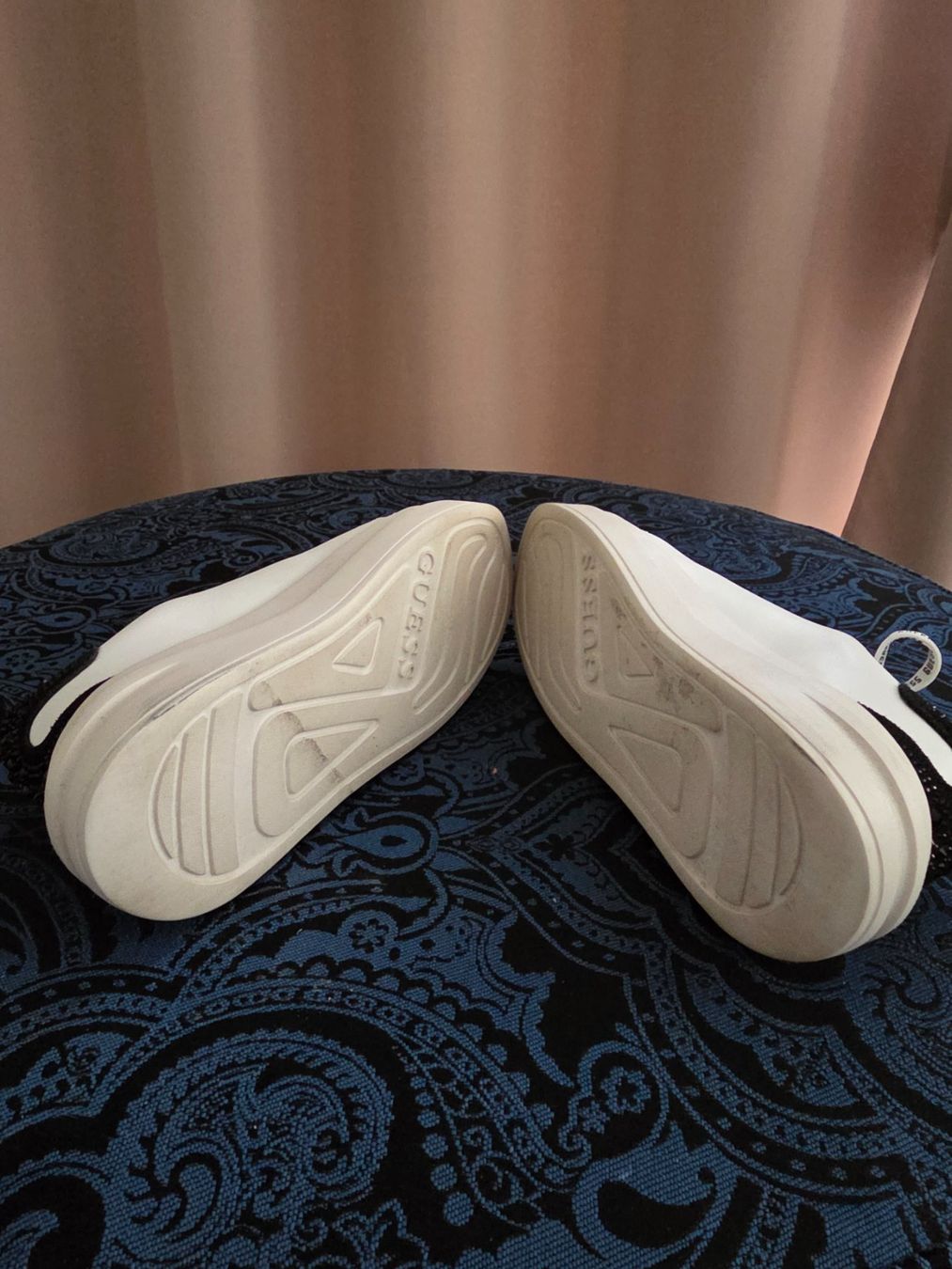 Guess Scarpe da donna: GUESS Sneaker – Usato da Langenthal venduto da tranl 2