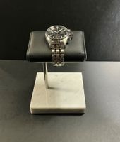 Neuer Watch Stand aus Marmor mit Lederpolster