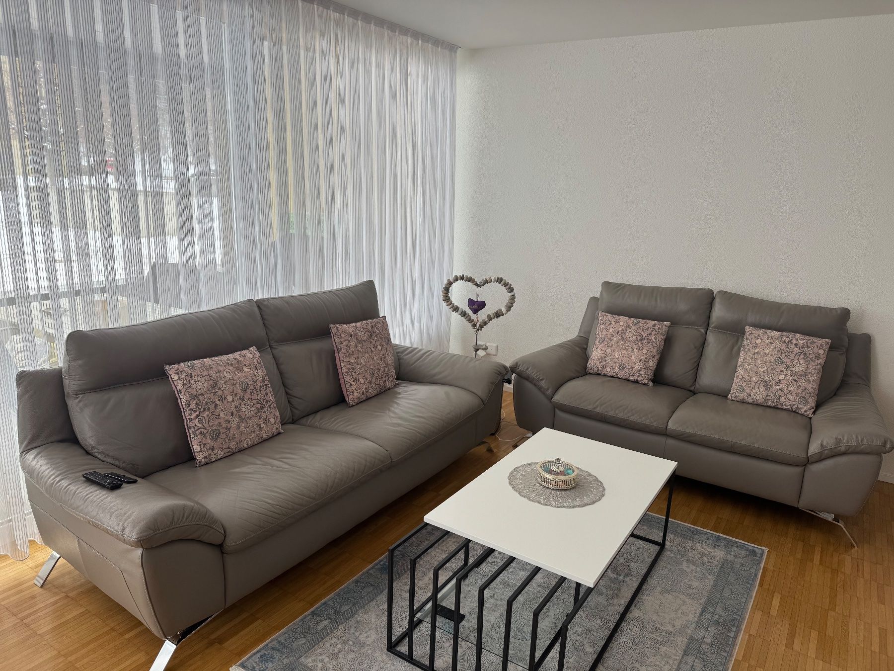 Pfister Divani: Echtleder Sofa Pfister 3 und 2 er – Usato da Tafers venduto da xhe_wnm6 2