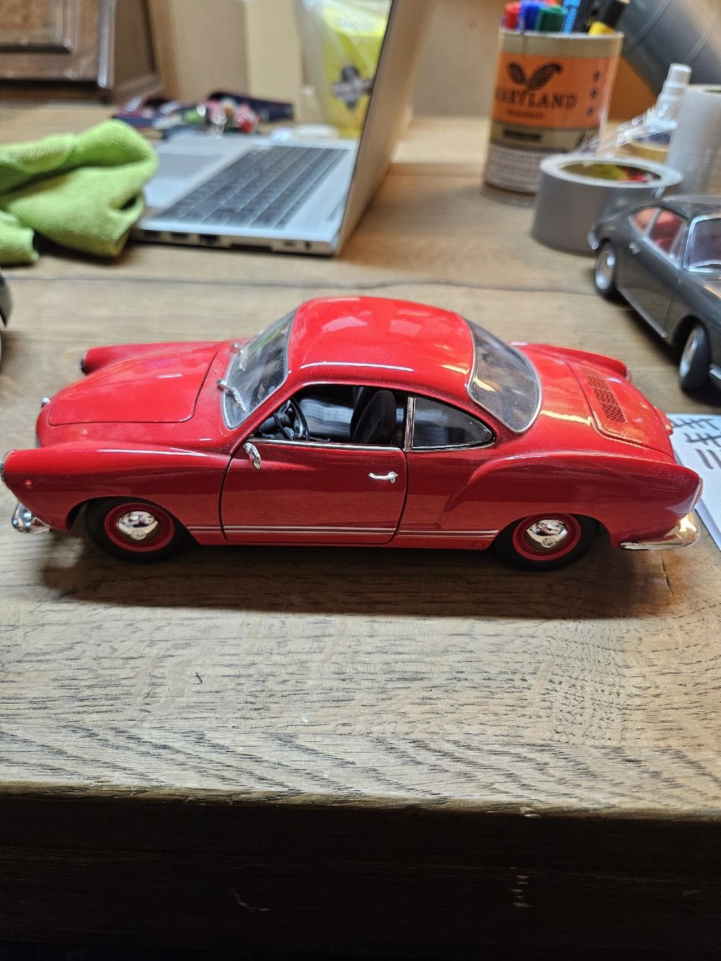 Volkswagen Modellini d'auto: Rotes Karmann Ghia Coupé Modellauto(S) – Usato da Rorschach venduto da TimelessTrading 1
