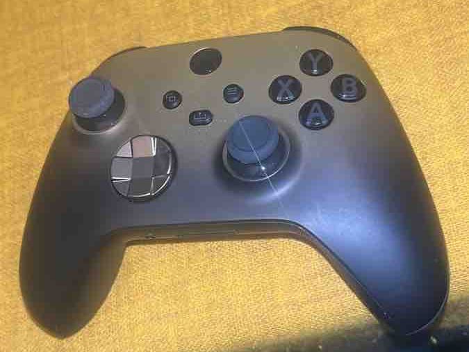 Controller: Xbox Controller GOLD SHADOW, Wireless, Acceptable – Nuovo (secondo la descrizione) da Urdorf venduto da Tab_ae25