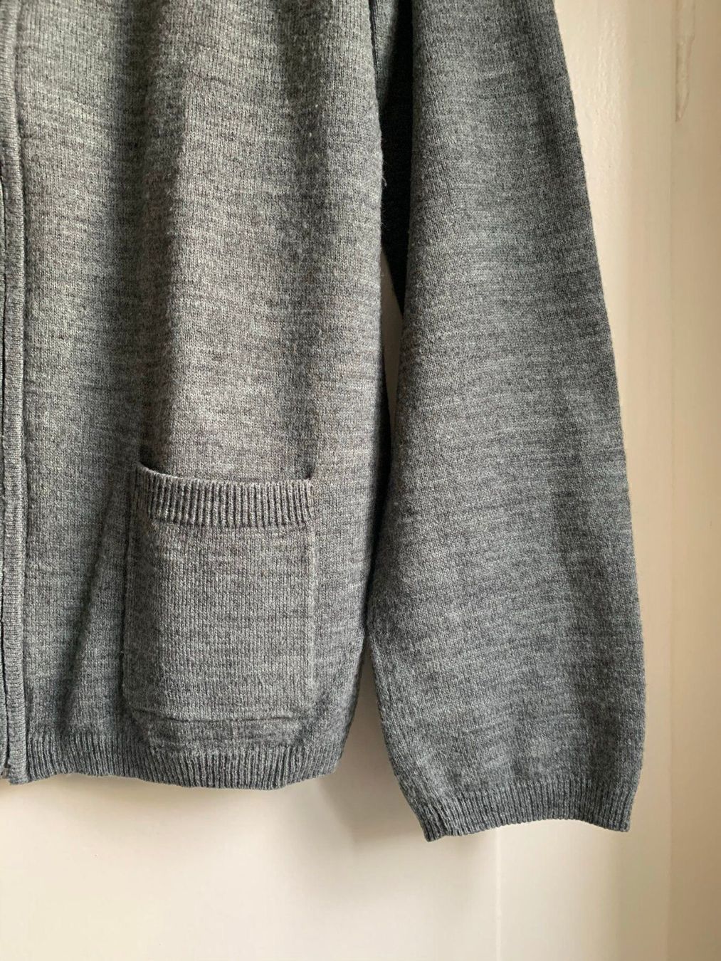 Vestes: Strickjacke grau - L – D'occasion à Zürich par Diazaio 2