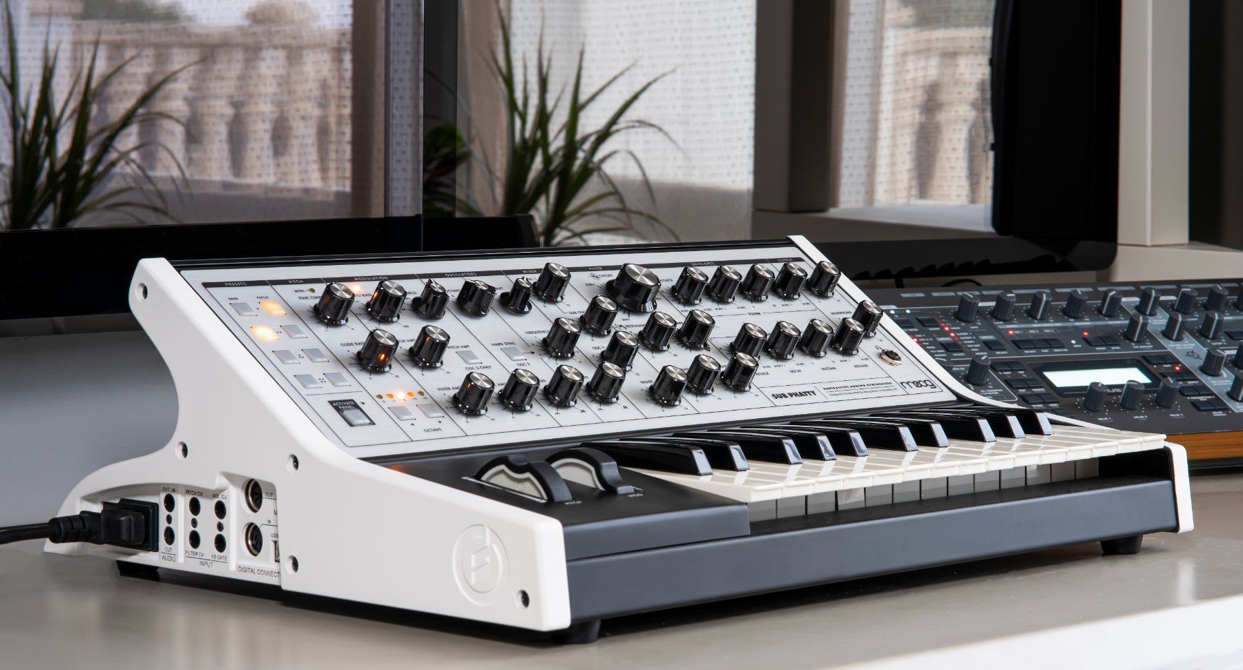 Moog Instruments de musique: Moog Sub Phatty im einzigartigen Design – D'occasion à Wallisellen par ZoltanRakosi 2