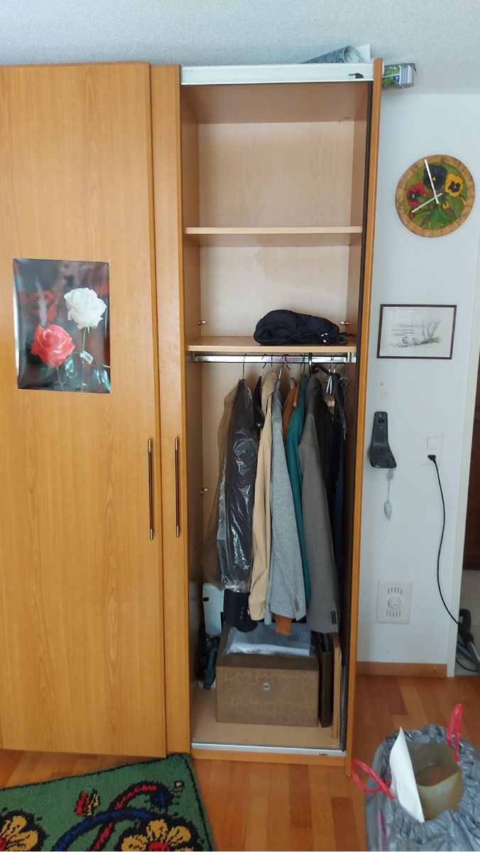 Armadi: Massivholz Kleiderschrank – Usato da Dussnang venduto da Phil.Sm