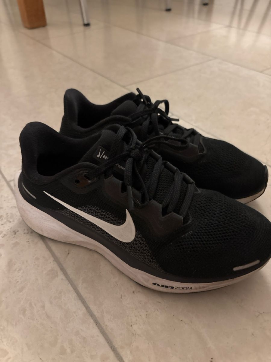 Nike Scarpe da uomo: Nike Turnschuhe gr 38 – Usato da Unterseen venduto da Jubrunner 2