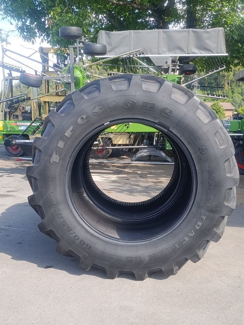Pneumatici & Ruote complete: Pneusatz 600/65 R38 Firestone MAXI Traction 65 – Usato da Oberriet SG venduto da inf_2lgq