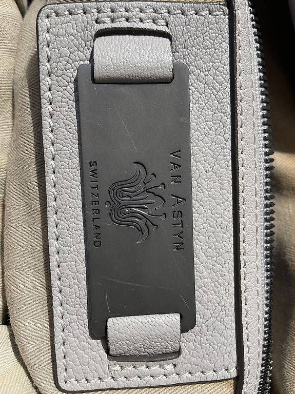 Van Astyn Borse da donna: Van Astyn Handtasche – Usato da Kilchberg ZH venduto da familiy 3