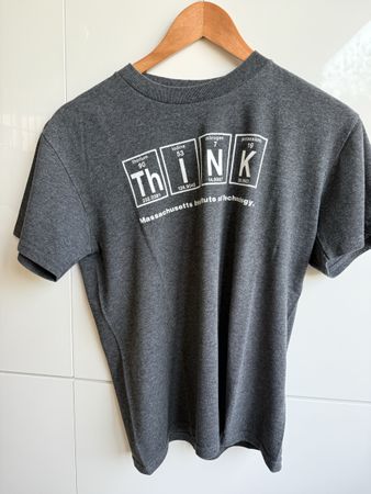 T-Shirt MIT "THINK" periodic table print charcoal grey size 