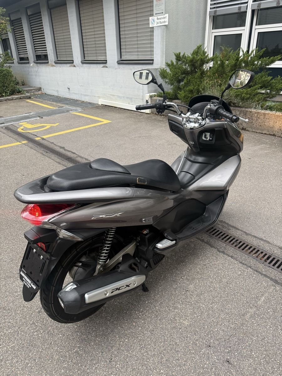 Honda Scooter: HONDA PCX 125 CC – Usato da Winterthur venduto da Fabio_46 5