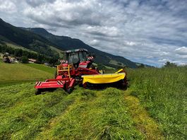 Pöttinger Seitenmähwerk mit hitch