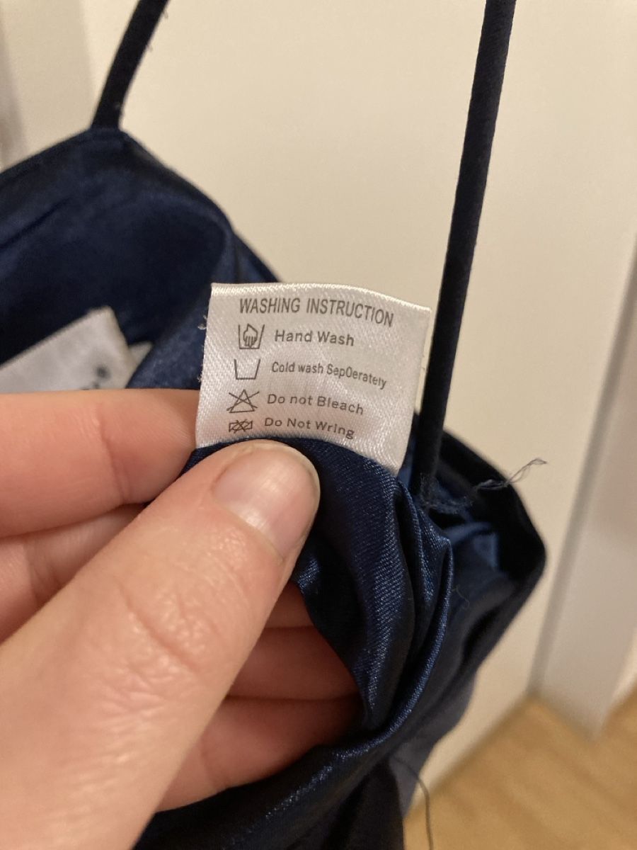 Top: Elegantes Top dunkelblau – Usato da Urtenen-Schönbühl venduto da alessibas 6