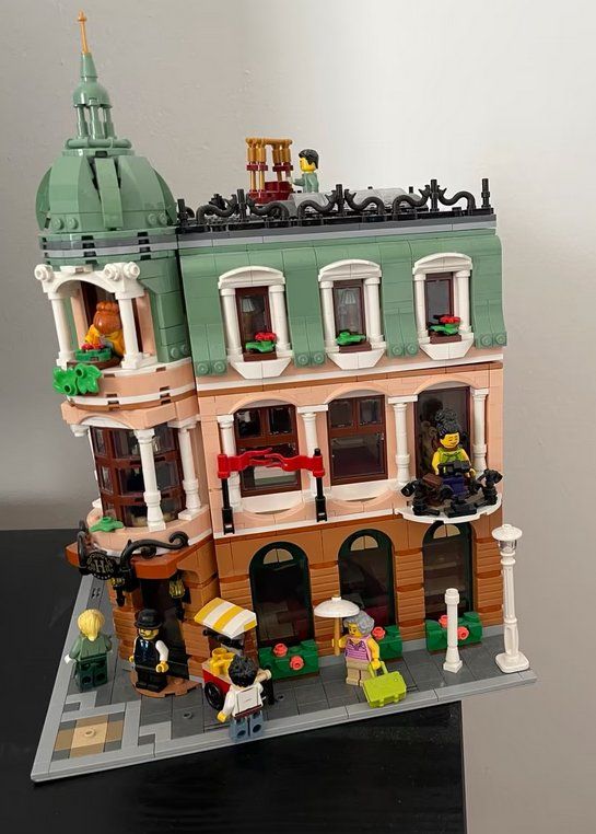 Lego Kit di costruzioni: LEGO Boutique- Hotel  10297 – Usato da Selkingen venduto da Eishase 2