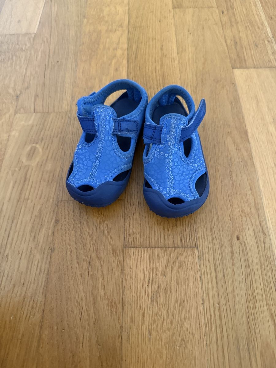 Chaussures garçon: Wasserschuhe – D'occasion à Fehraltorf par Bowling_54