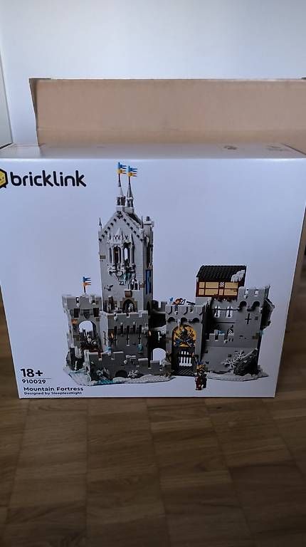 Lego Kit di costruzioni: LEGO Bricklink 910029 - Mountain Fortress – Nuovo e nell'imballaggio originale da Spreitenbach venduto da Charon179