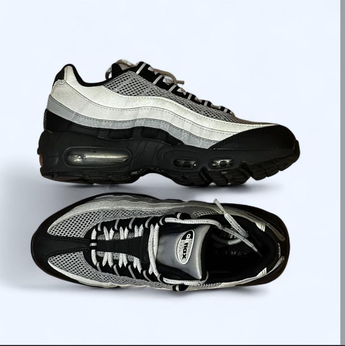 Scarpe da donna: Silver and black nike air max 95 – Usato da Genève venduto da naako131