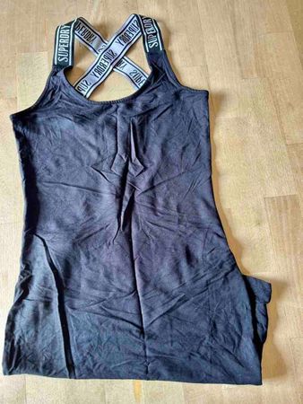 Superdry Kleid schwarz mit Logoträgern gebraucht