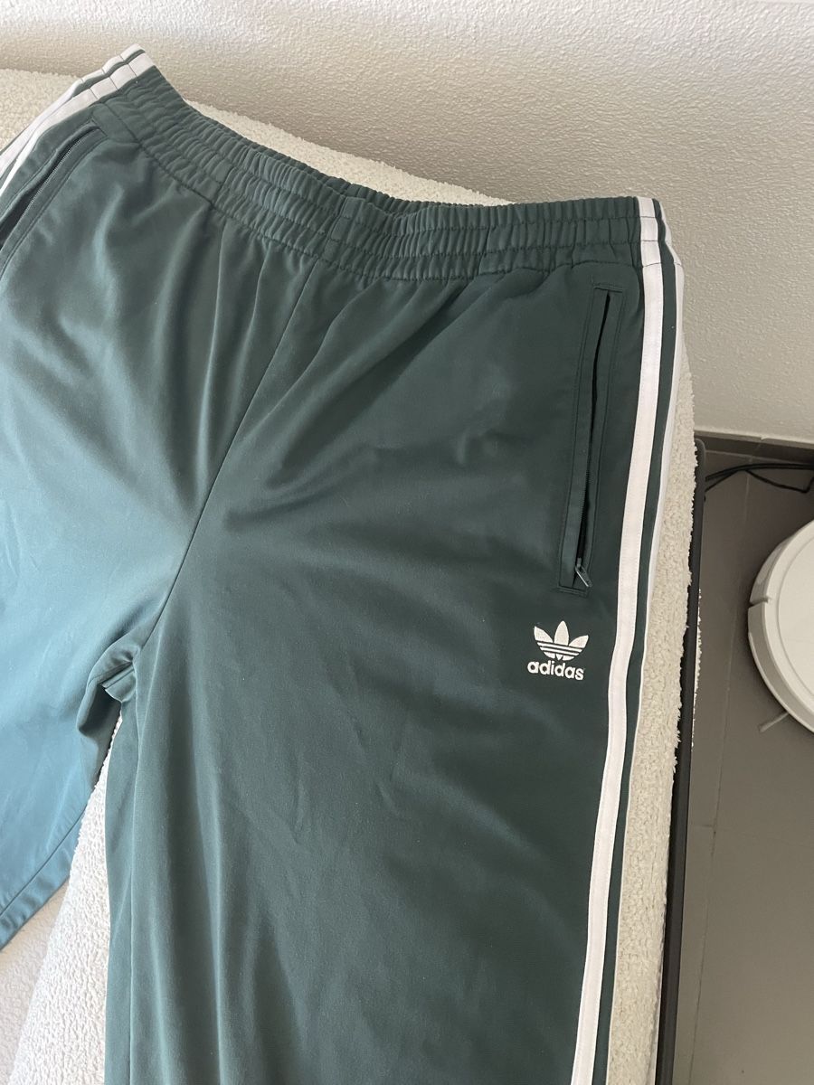 Adidas Pantaloni: Adidas Trainerhose – Usato da Spiez venduto da jul_z62c 1