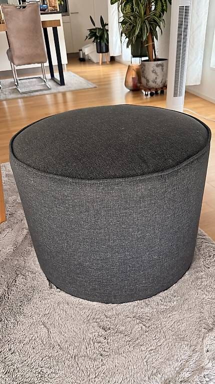 Sgabelli: IKEA Stoffhocker / Pouf  Anthrazit  – Usato da Hochdorf venduto da Lilporto