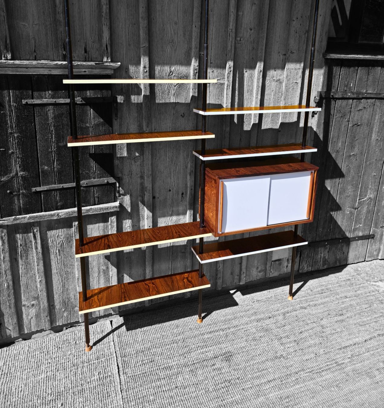 Scaffali: Rare Teleskopregal  Palisander mit Korpus – Usato da Haslen AI venduto da Vintagelix