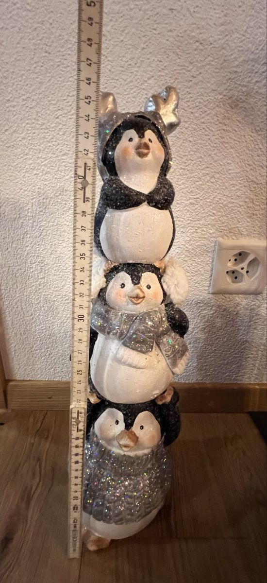 Tutte le decorazioni: Winterliche Pinguin Deko Figur mit Glitzer – Nuovo (secondo la descrizione) da Derendingen venduto da Laubfleckerli