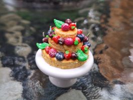 Handmade Hochzeits-/Beerentorte