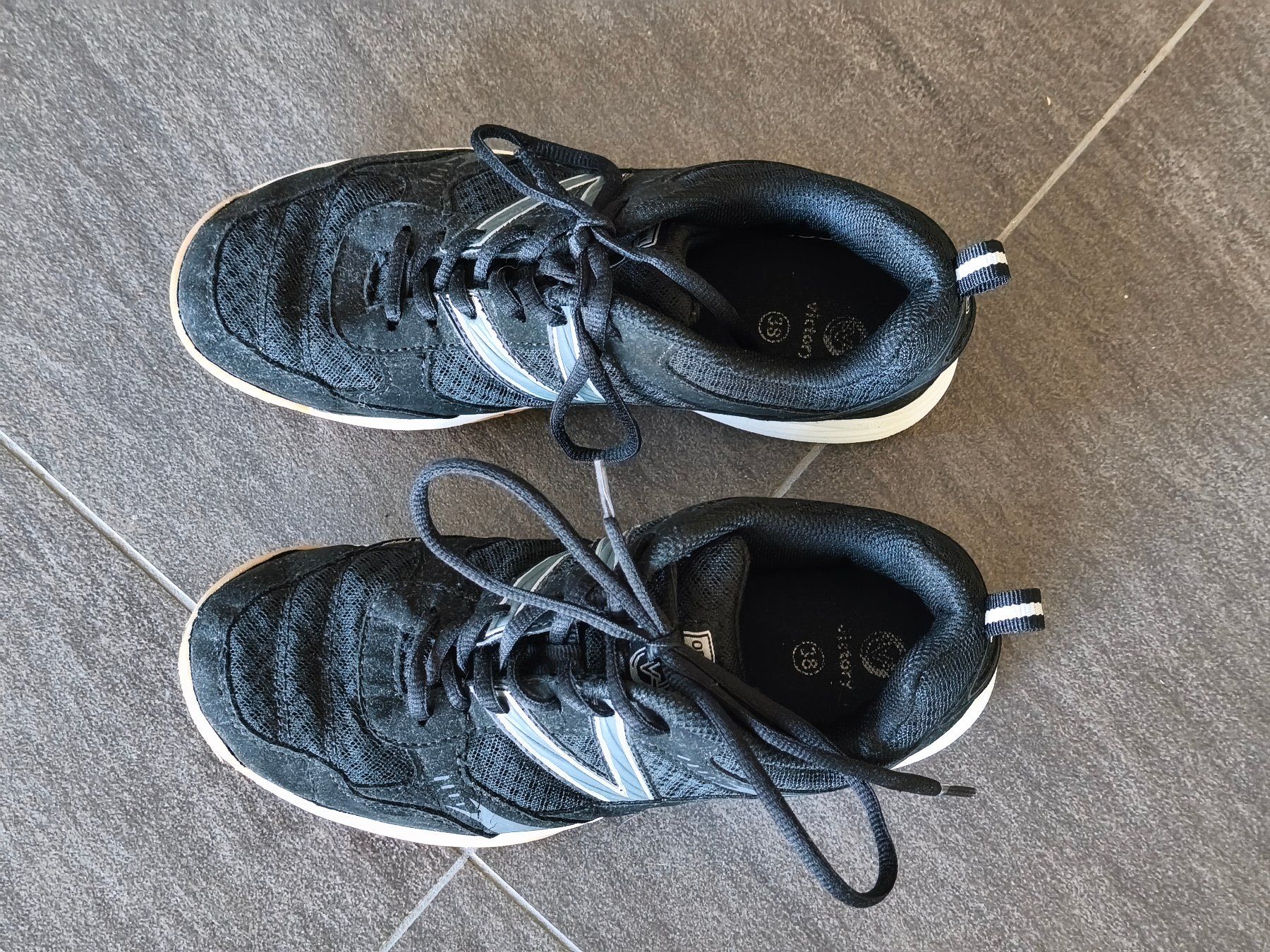 Victory Schuhe für Jungen: Hallenschuhe Victory - Grösse 38 – Gebraucht aus Jegenstorf von Juchlistock 2