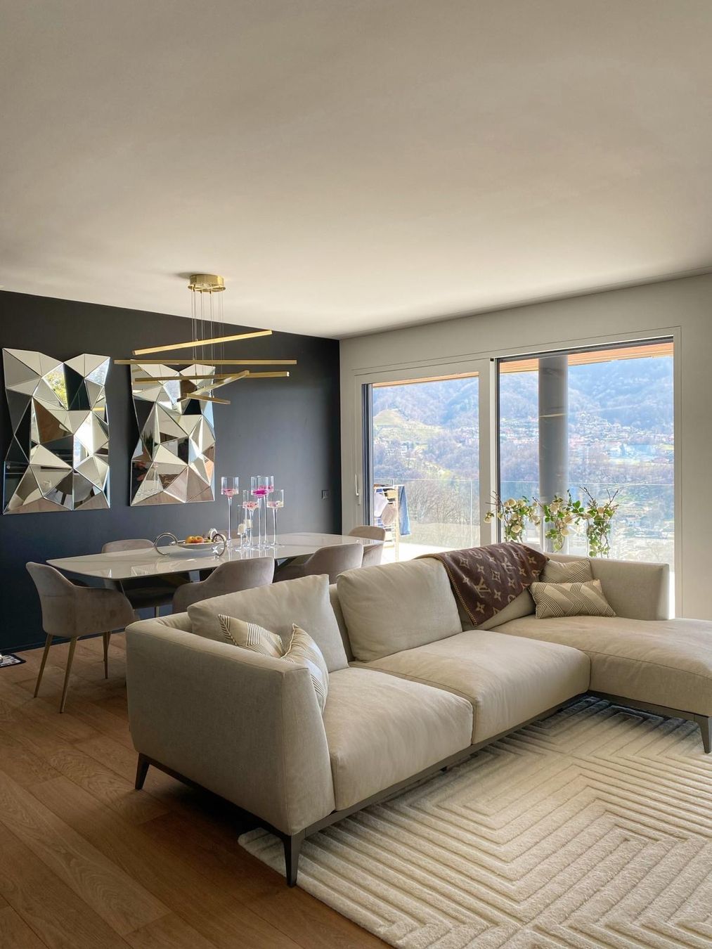 Divani: Elegante e spazioso divano beige in tessuto sfoderabile – Usato da Canobbio venduto da mik_22s6