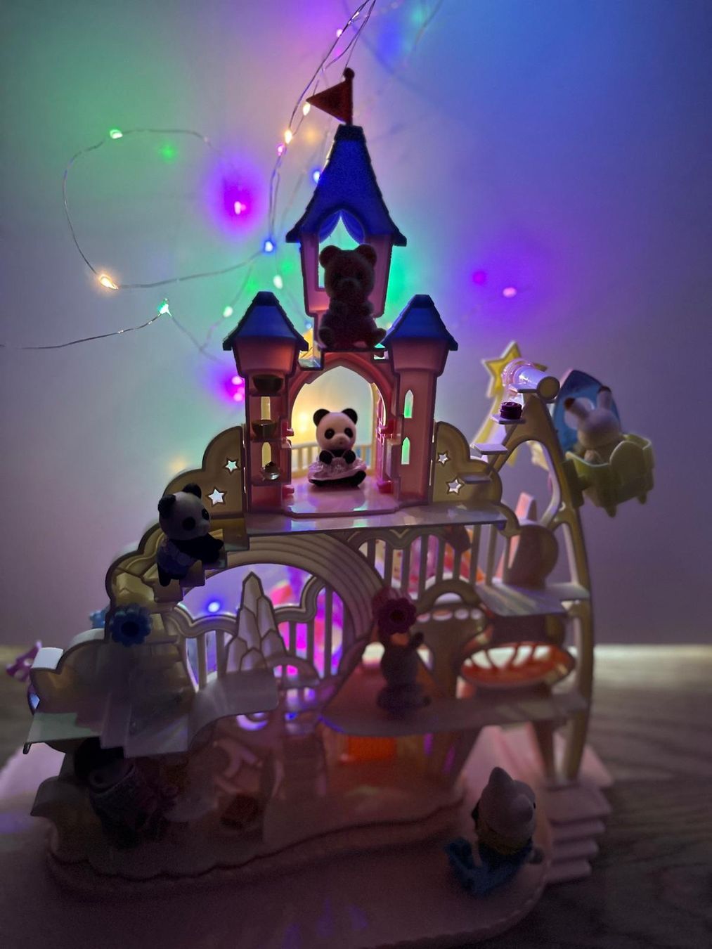 Sylvanian families Giocattoli: Süsses Calico Critters Schloss Karussell-Set – Usato da Zürich venduto da ild_75qg 2