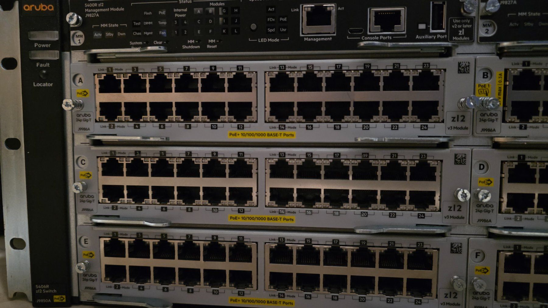 Hewlett Packard Hub & Switch: Aruba 5406R zl2 Switch Chassis inkl. Module – Usato da Matran venduto da bcnet_ch 1