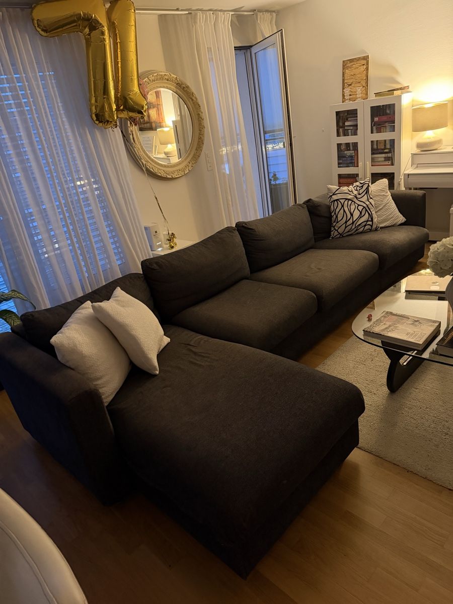 Sofas: Super Comfortable Large Sofa with Pull-Out Sofa Bed – D'occasion à Zürich par hdi_k2jw