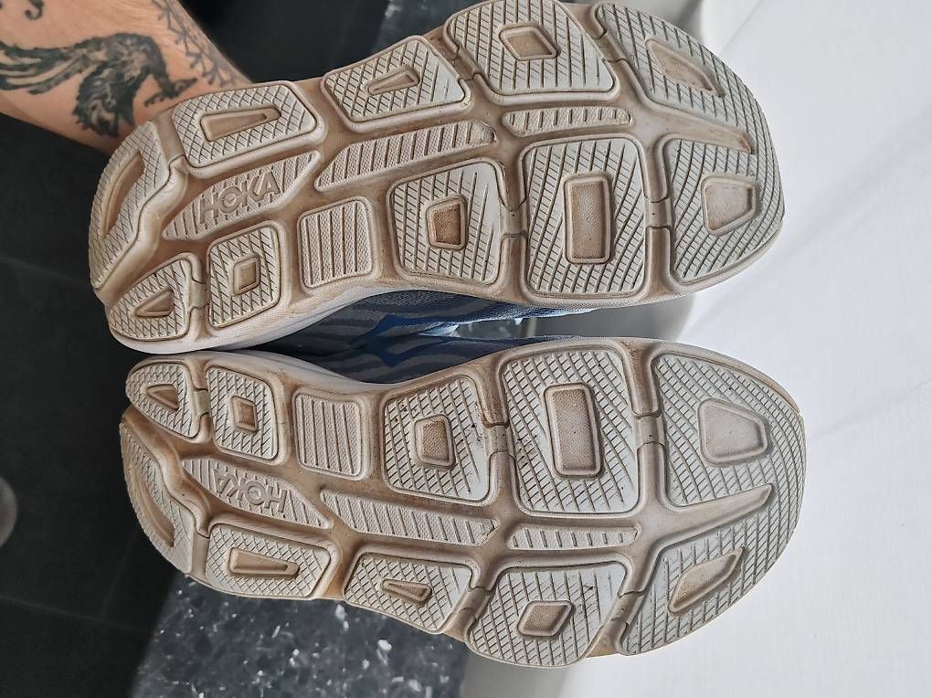 Herrenschuhe: Hoka running shoes size 42 EU, practically new.  – Gebraucht aus Luzern von rao_bpv8 3