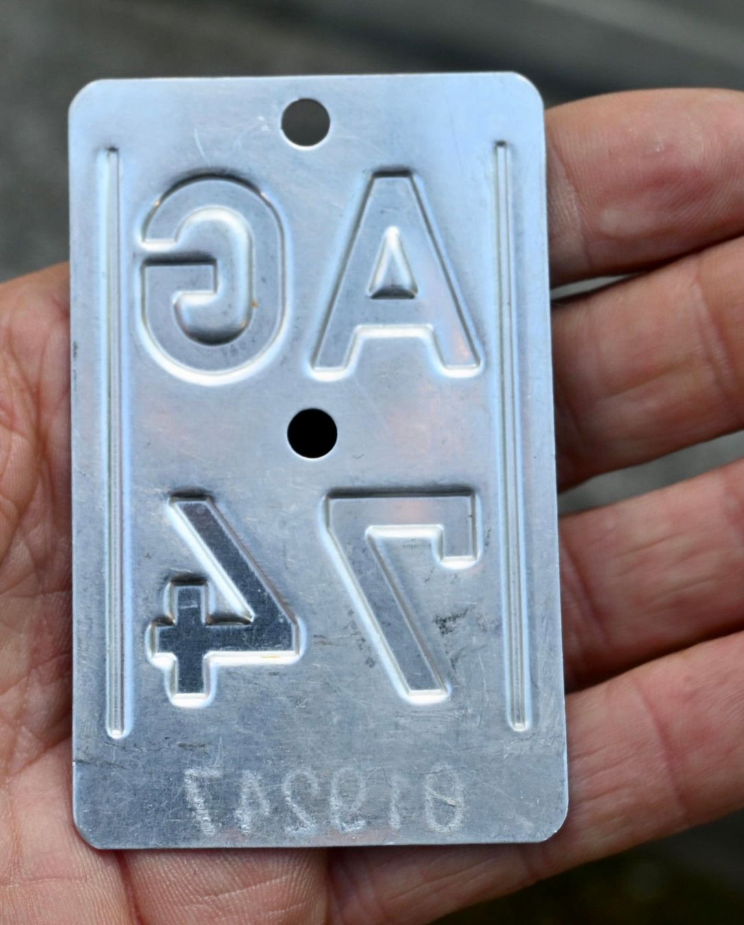 Insegne: Velonummer AG 74 von 1974 - Aargau – Usato da Pfaffhausen venduto da mono_rec 3