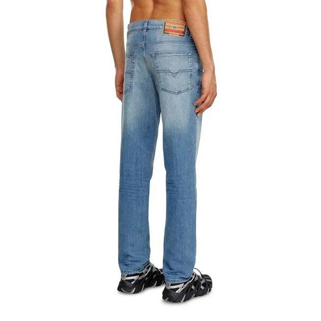 Diesel Jeans: Jeans DIESEL Men W32/L34 – Nuovo e nell'imballaggio originale da Aigle venduto da shopgirl05 1