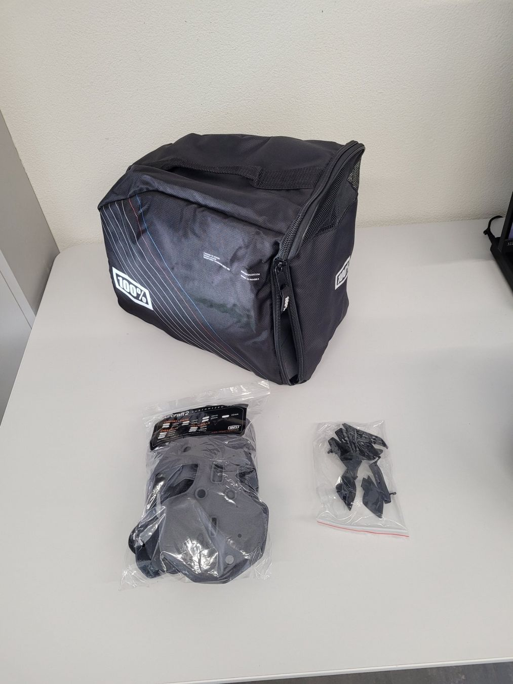 Caschi: 100%  Aircraft 2 Helmet black/white M – Nuovo e nell'imballaggio originale da Giswil venduto da mai_k7x7 3