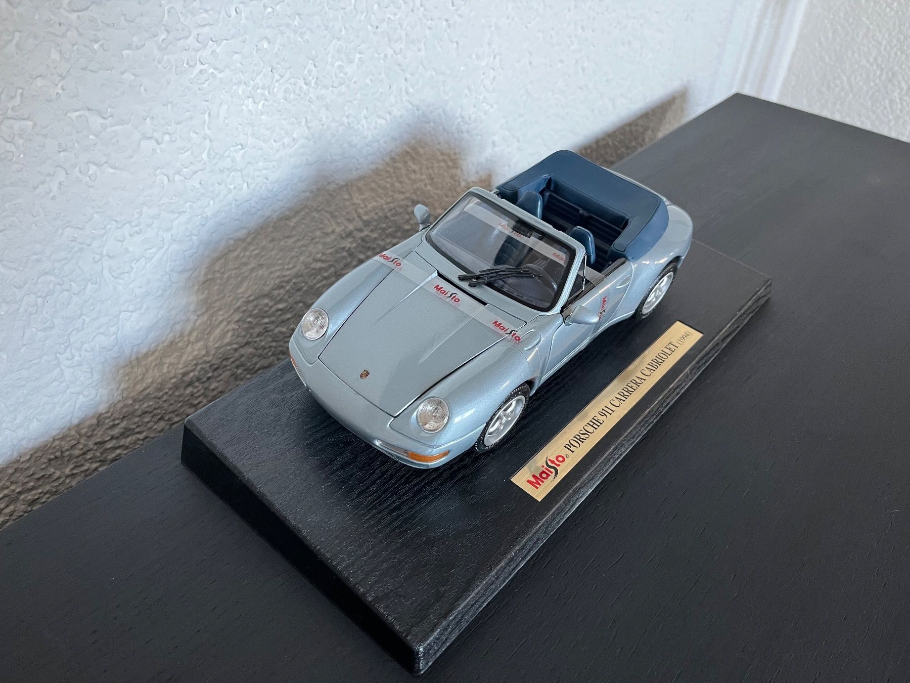 Porsche Modellautos: Porsche 911 Carrera Cabriolet 1994 1:18 – Gebraucht aus St-Cergue von ncu_t267 1