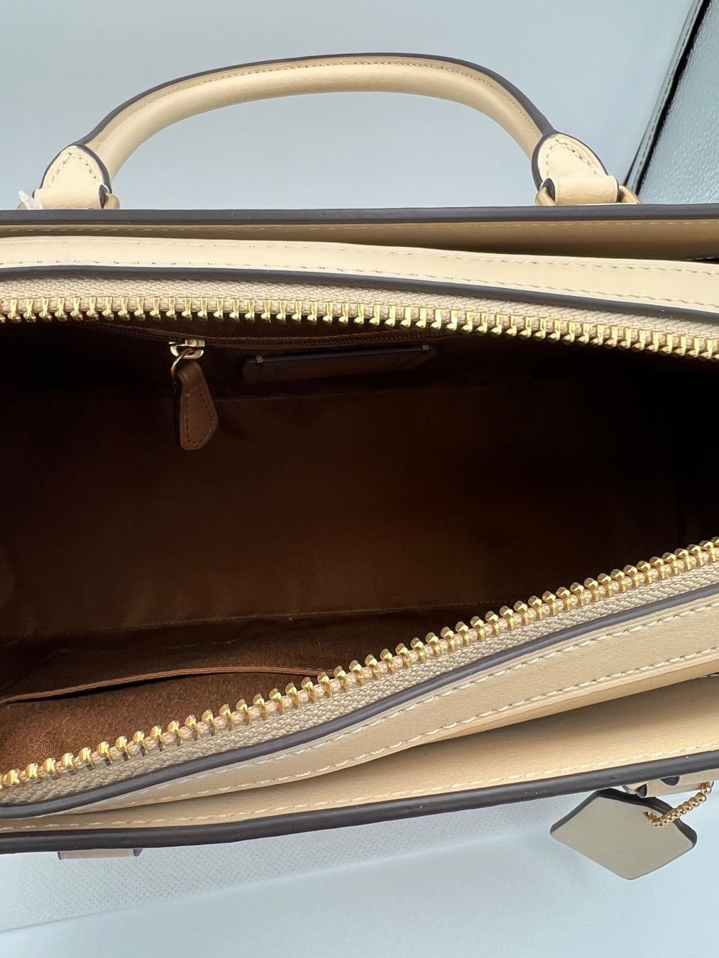 Coach Borse da donna: Coach Tasche Darcie Carryall light khaki multi – Nuovo e nell'imballaggio originale da Wiedlisbach venduto da Sistershop 3