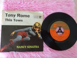 NANCY SINATRA ** THIS TOWN ** EXCELLENT * RARE *