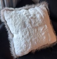 Zierkissen Echtfell weiss grau 65x65cm