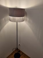 Stehlampe