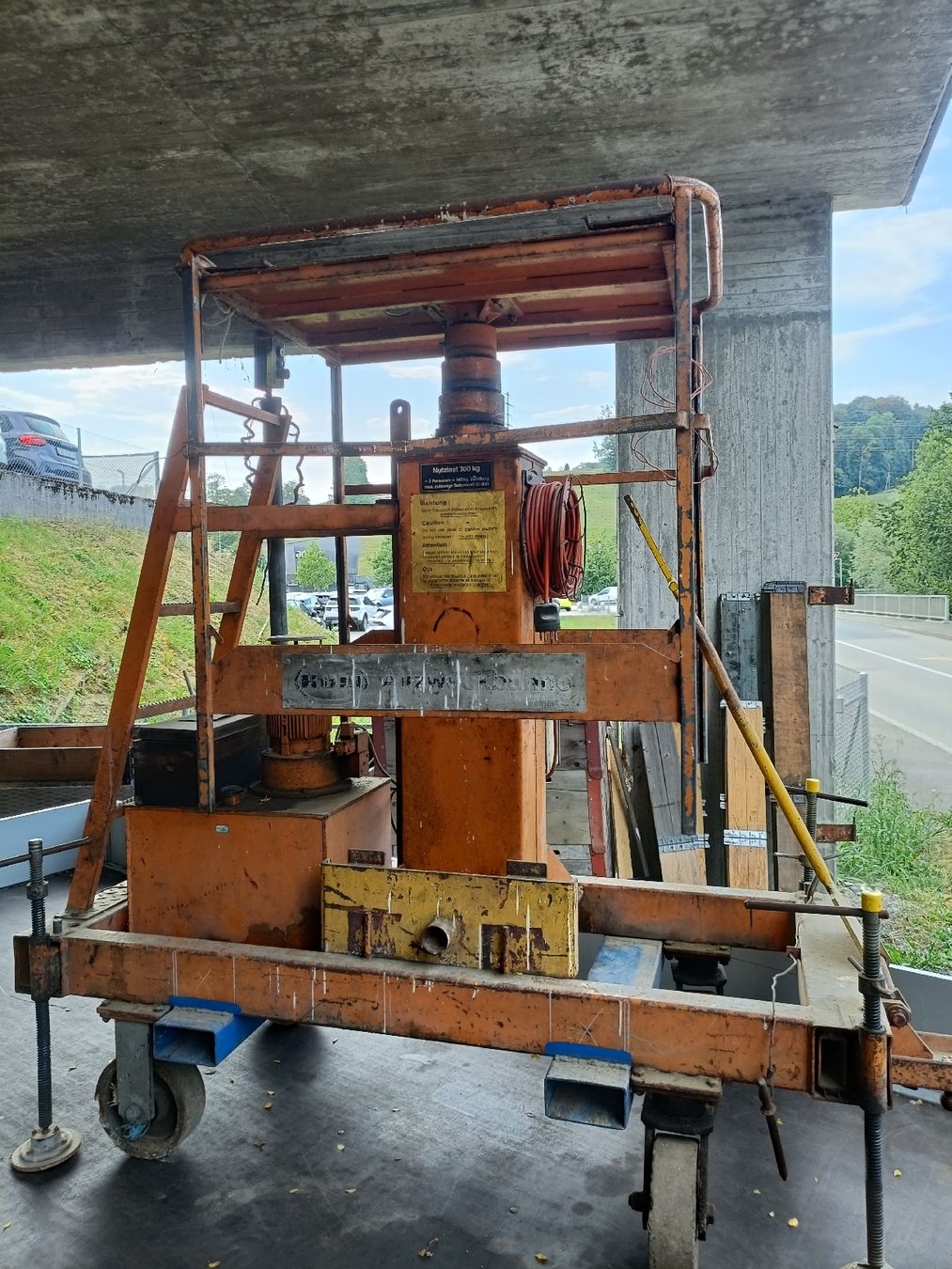 Hebebühne & Wagenheber: arbeits Lift – Gebraucht aus Sihlbrugg von Z...D 1