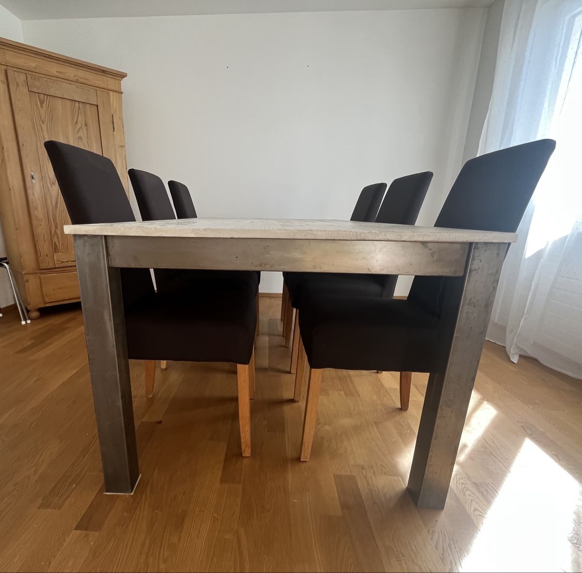 Set di tavolo e panche: Wohnzimmertisch mit 6 Stühlen – Usato da Hochdorf venduto da bachfrau01 3