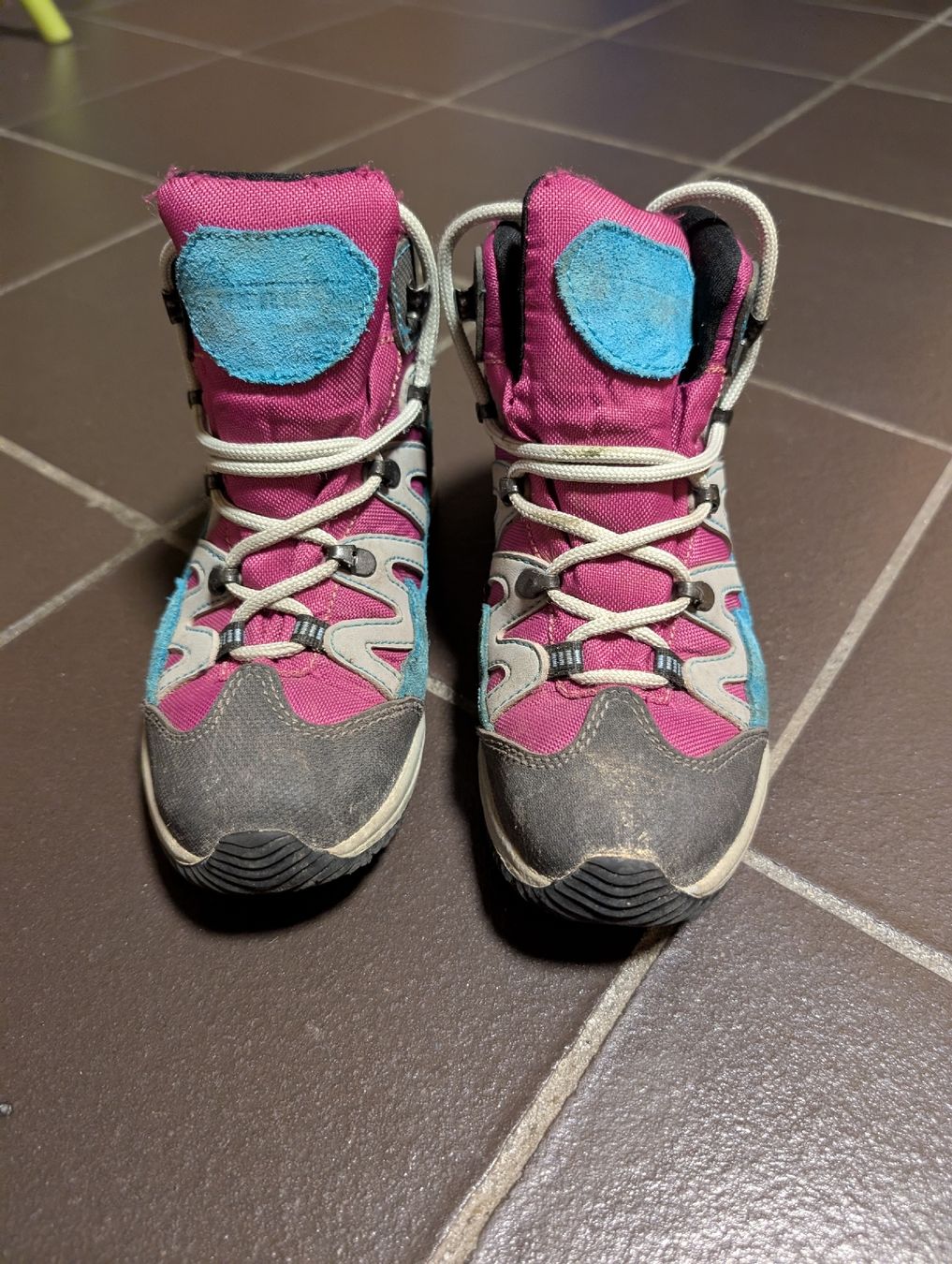 Chaussures garçon: Wanderschuhe, Grösse 33 – D'occasion à Nods par BieneS