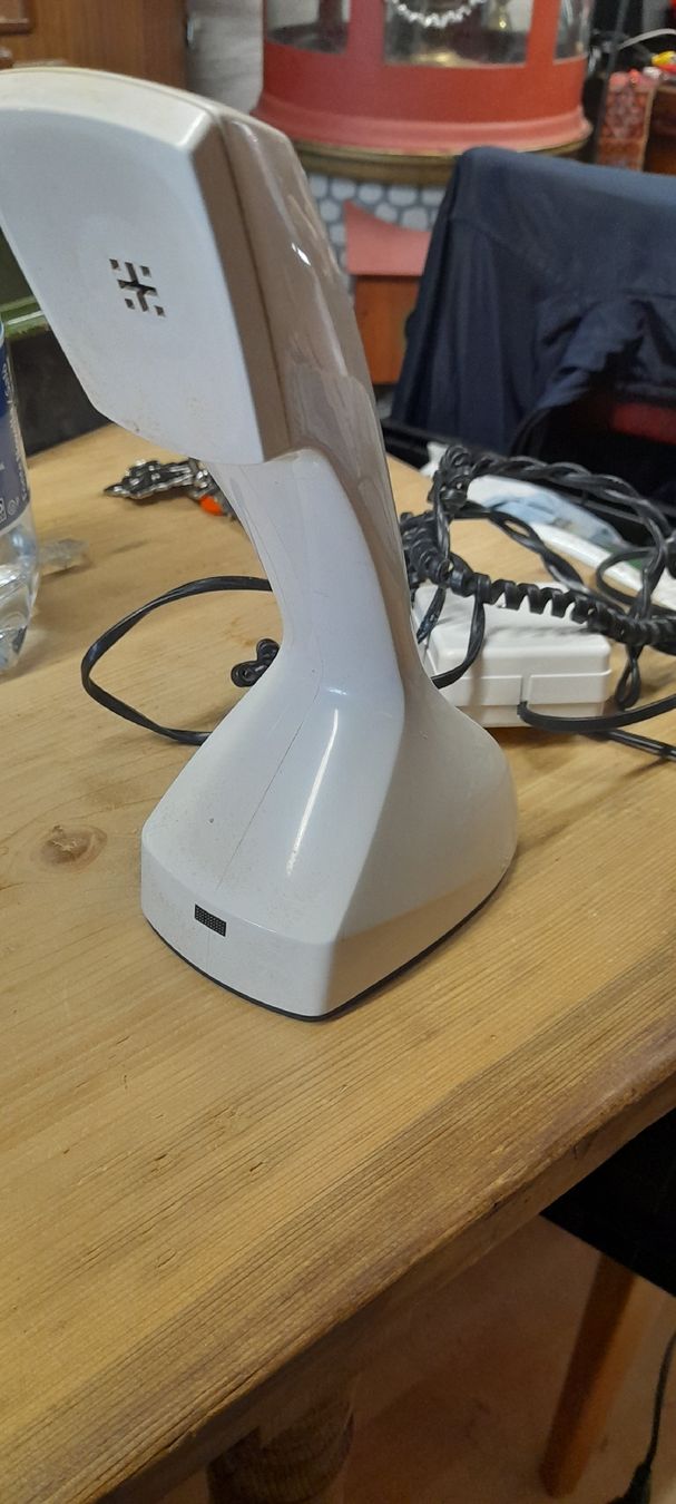 Ericsson Telefoni: Ericofon Cobra Design Telefon, Tischtelefon, Vintage! – Usato da Nesslau venduto da Pina