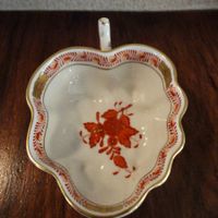 Herend Antike Porzellan Schale Blattform mit Griff.