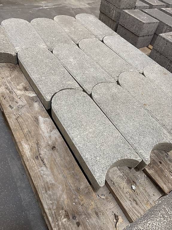 Rivestimenti per pavimenti: Rasenkante Stein Restposten – Nuovo e nell'imballaggio originale da Muttenz venduto da Serkan013 1