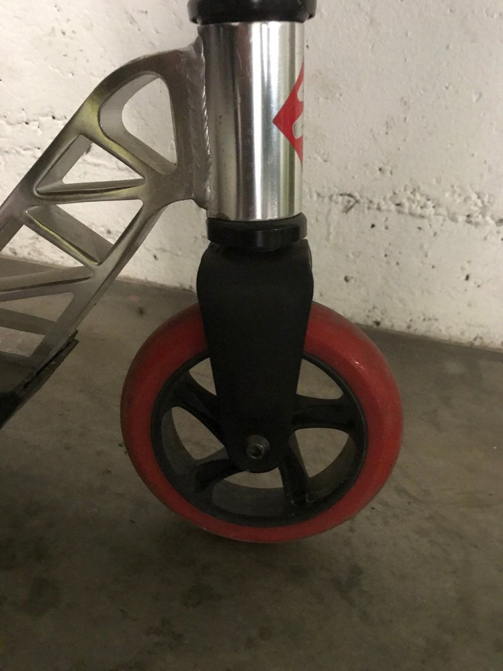 Fahrzeuge für Kinder: Kazari scooter trottinett – Gebraucht aus Samedan von GPZ1100 3