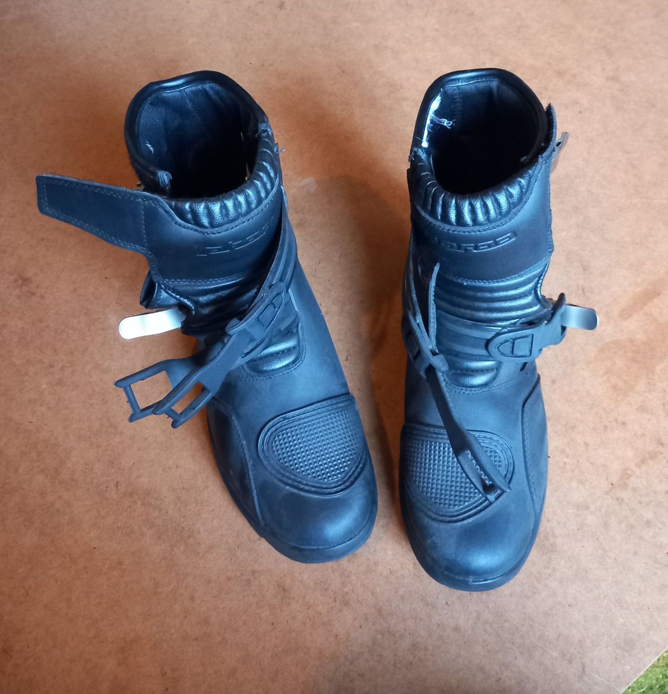 Herrenschuhe: Motorradstiefel – Neu (gemäss Beschreibung) aus Grossaffoltern von Puch1050