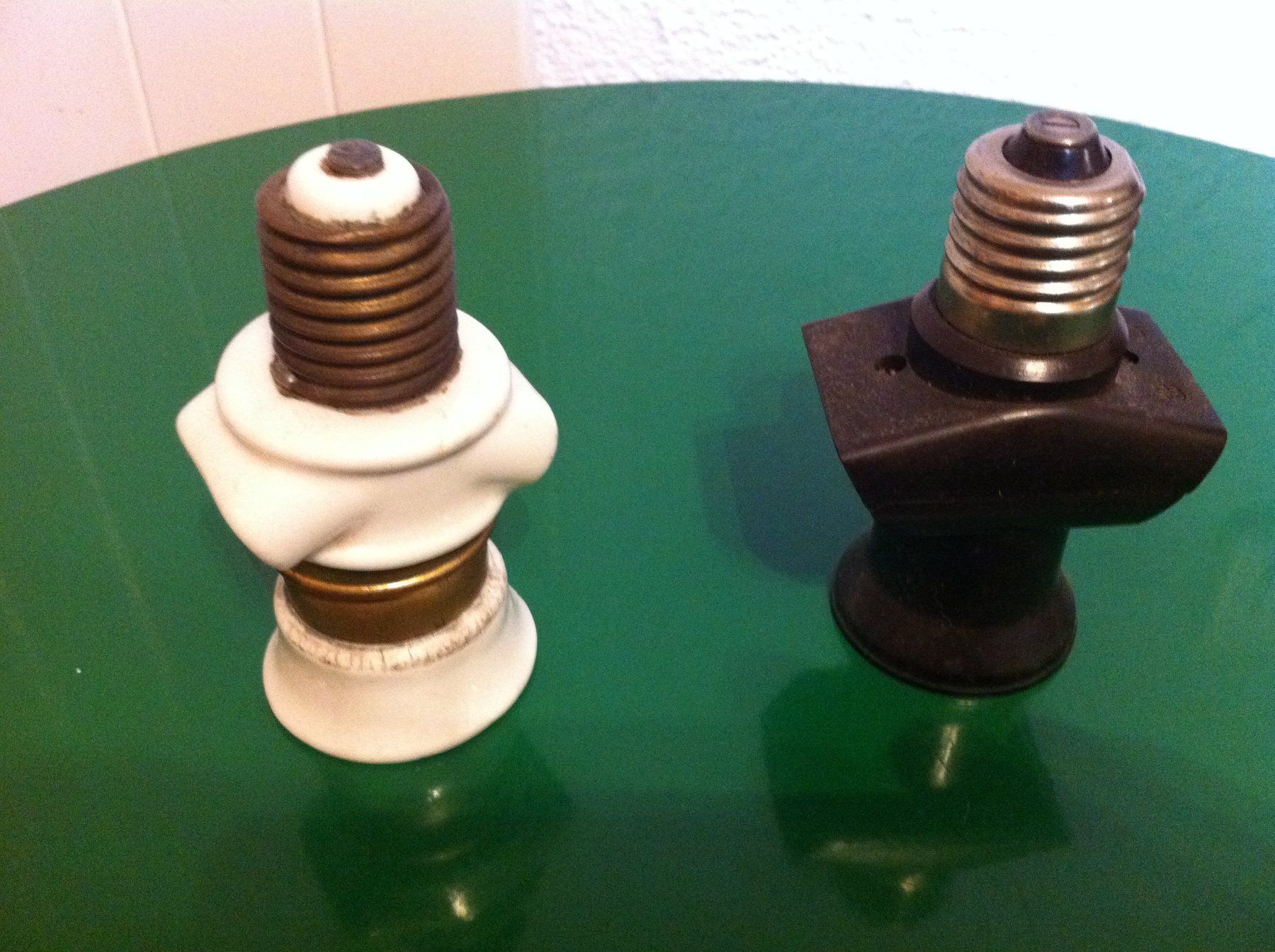Spine: 2 Stromschelm E 27 – Usato da Brunnen venduto da Artemis53 2