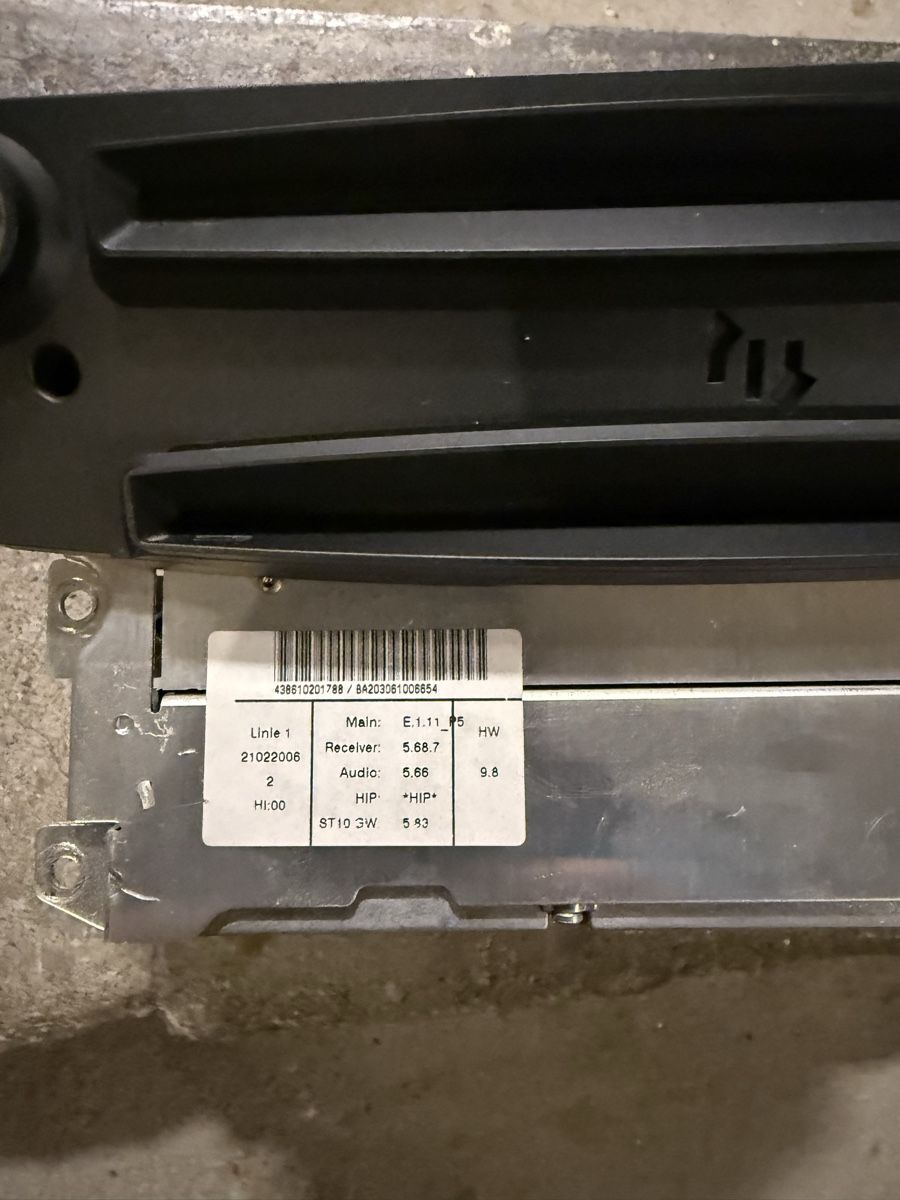 Radios: DVD  BMW E60 – Défectueux à Schaffhausen par mustang002. 2
